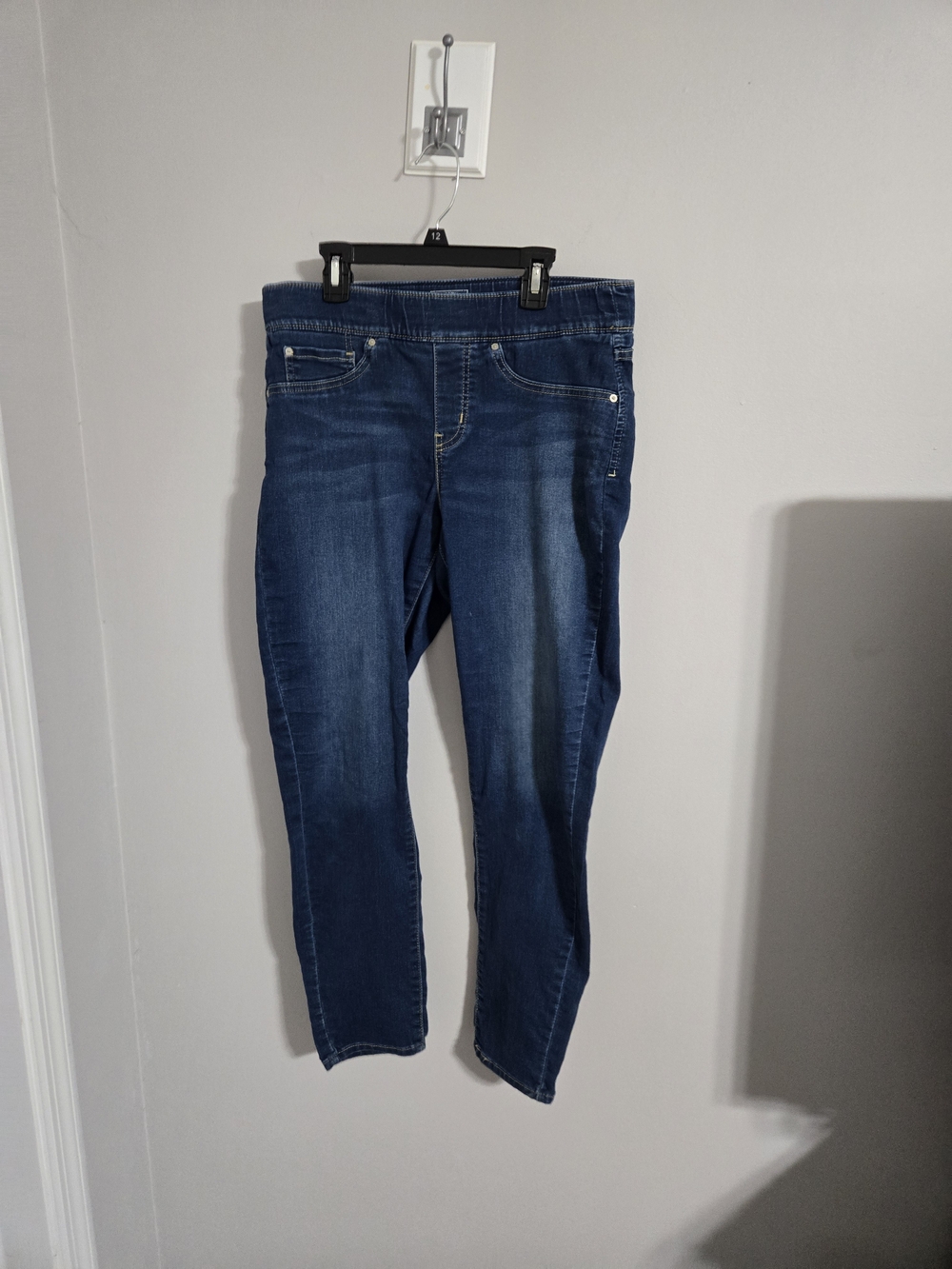 Signature by Levi Strauss Women's Medium Dark Blue Stretch Jeggings